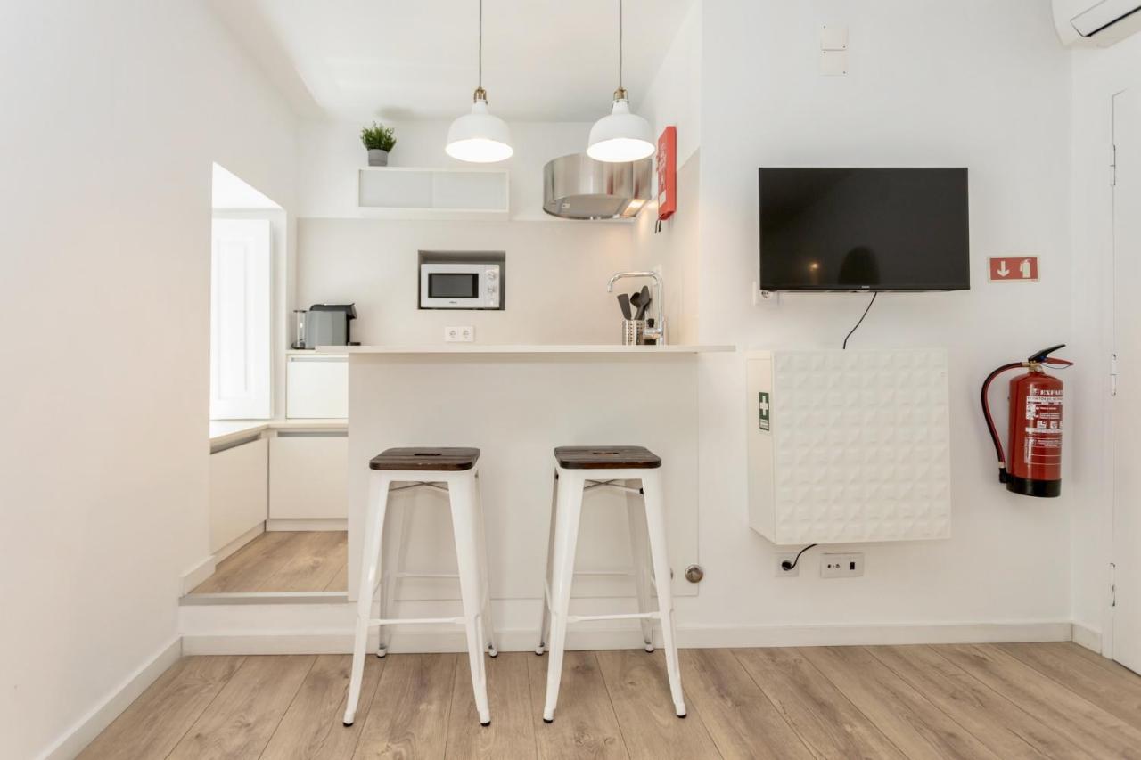 Setubal Citycenter Studios Bagian luar foto